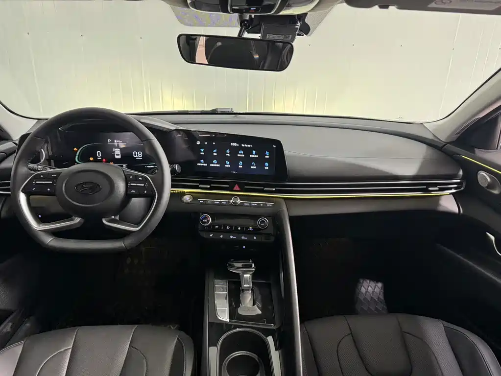 Hyundai Elantra — миниатюра 17