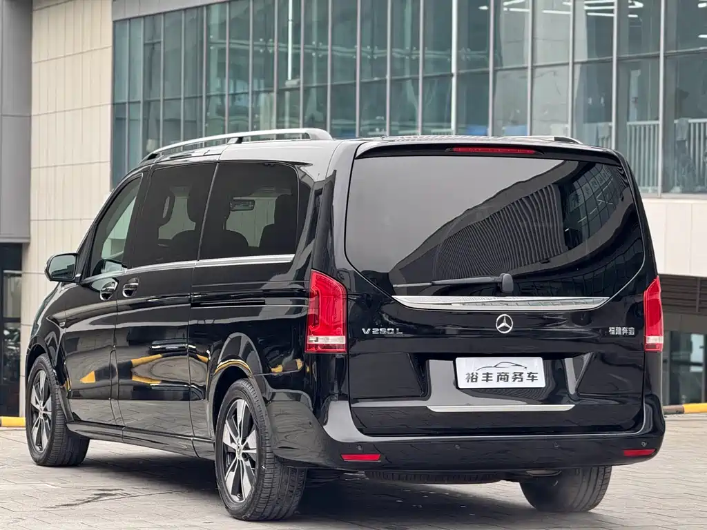 MERCEDES-BENZ V CLASS