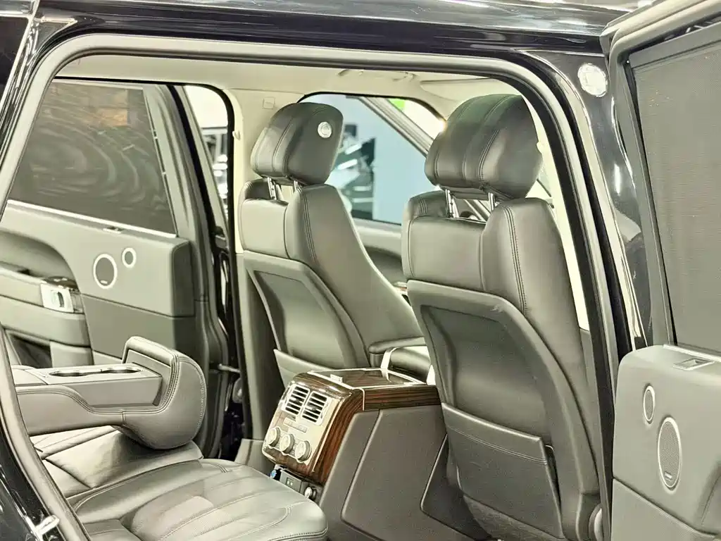 Land Rover Range Rover — миниатюра 6
