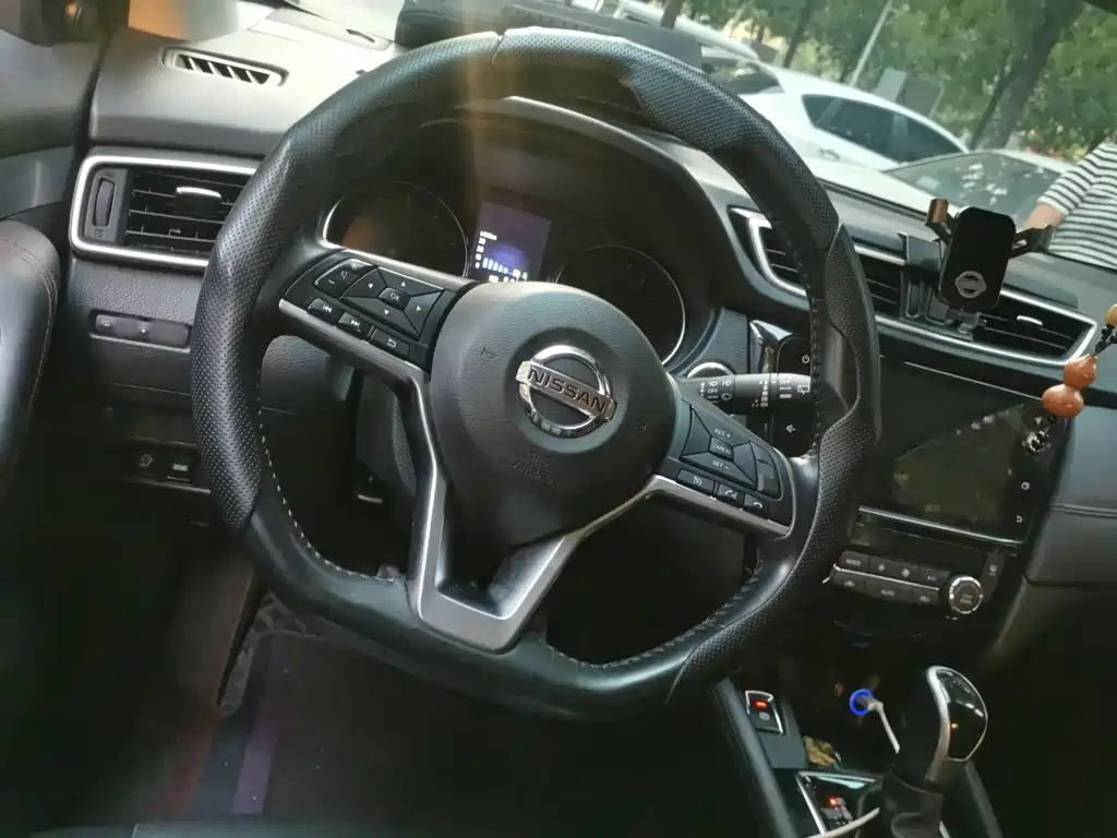 Nissan Qashqai — миниатюра 6