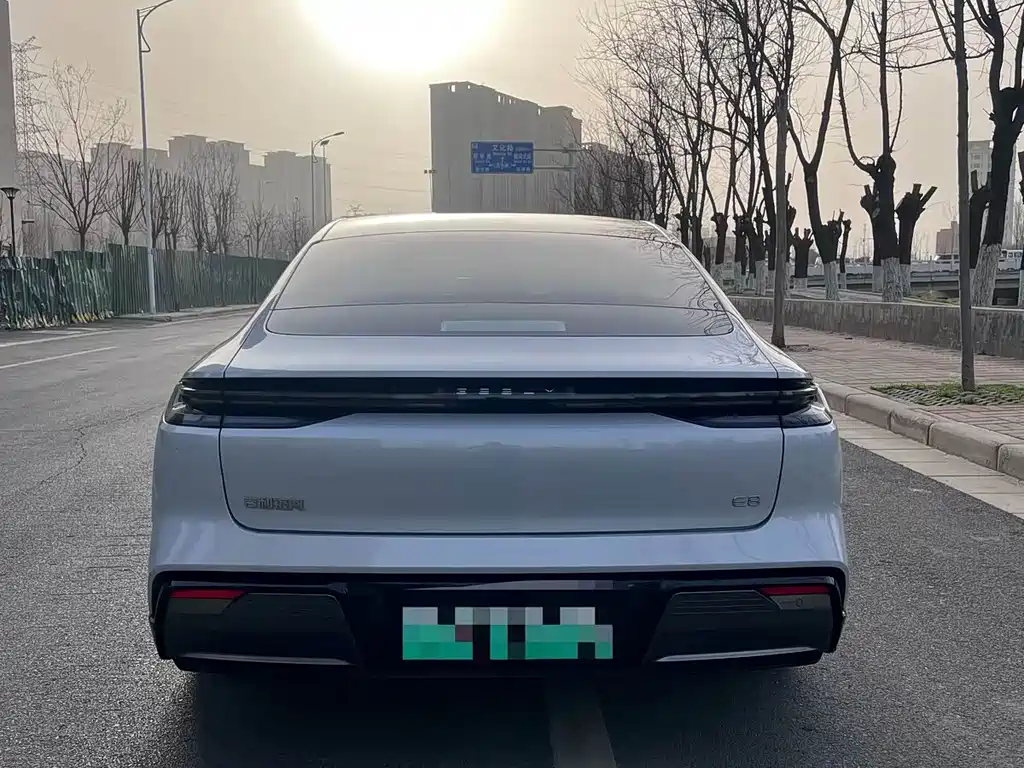 GEELY GALAXY GALAXY E8