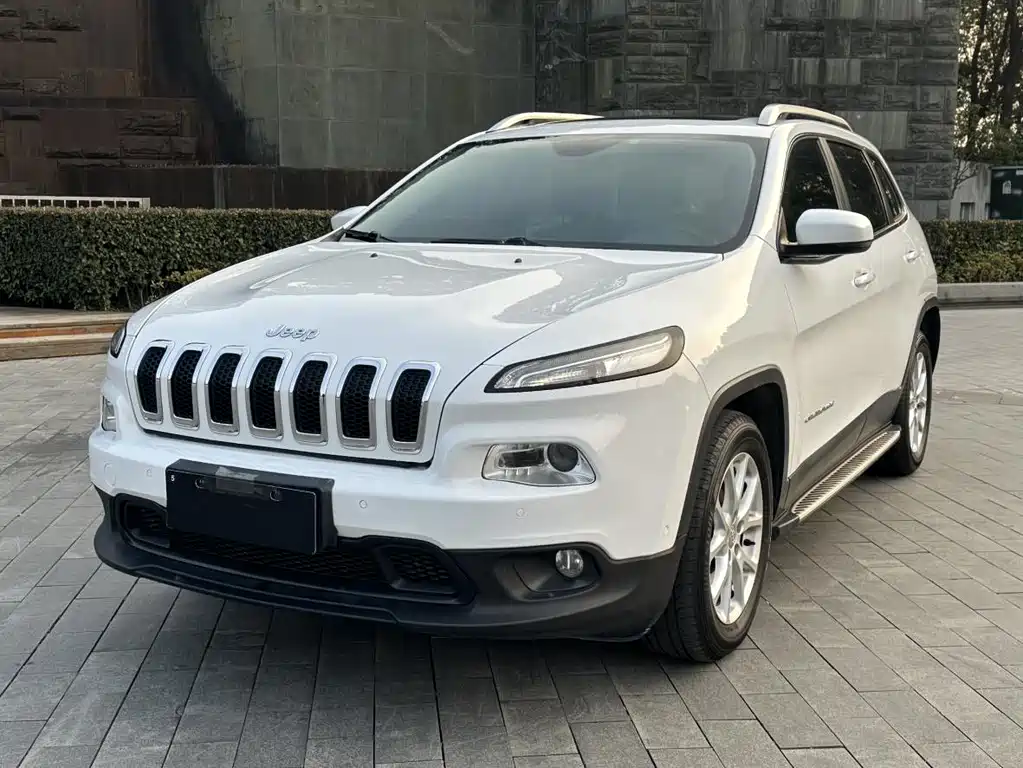 Jeep Cherokee (Import) 2015
