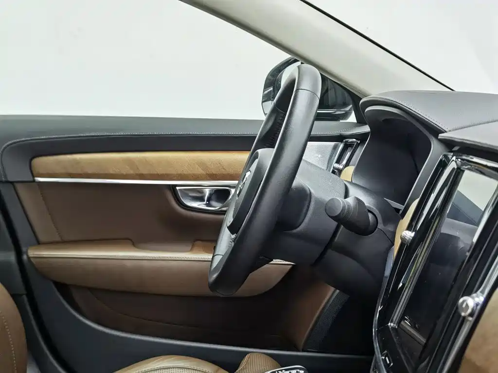 Volvo S90 — миниатюра 22