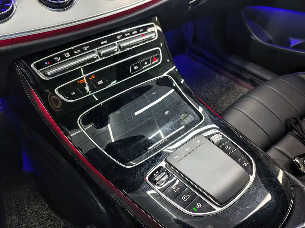 Mercedes-Benz E-Class (Import) — миниатюра 12