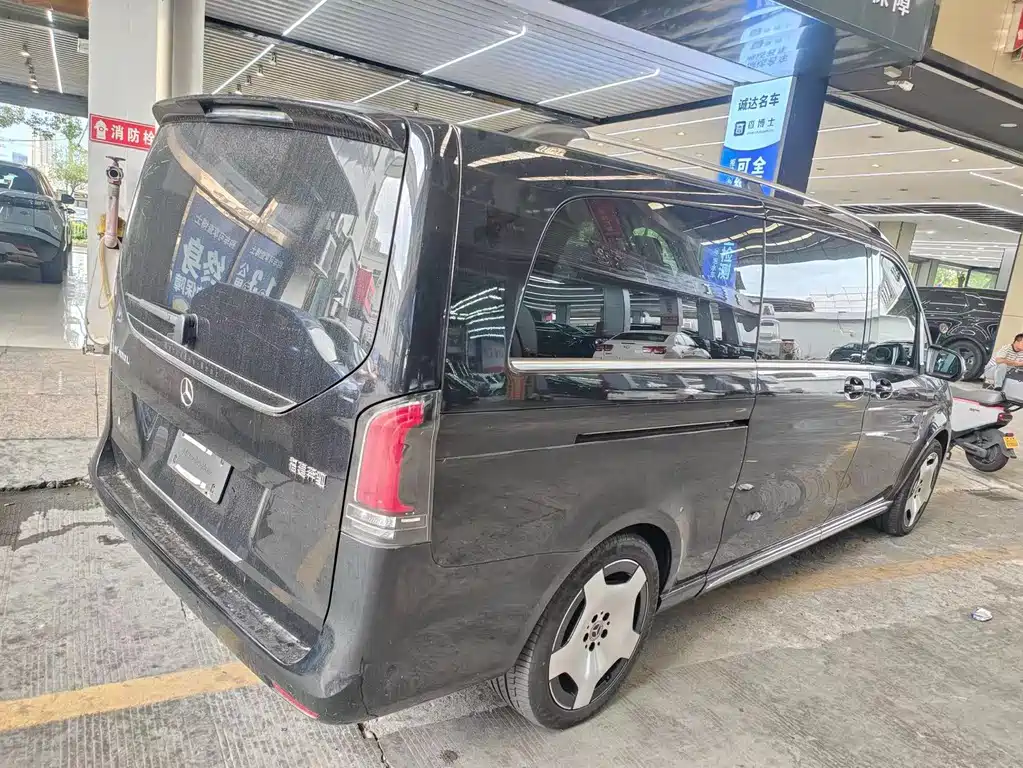 Mercedes-Benz V-Class V 2024 V 300 L Luxury