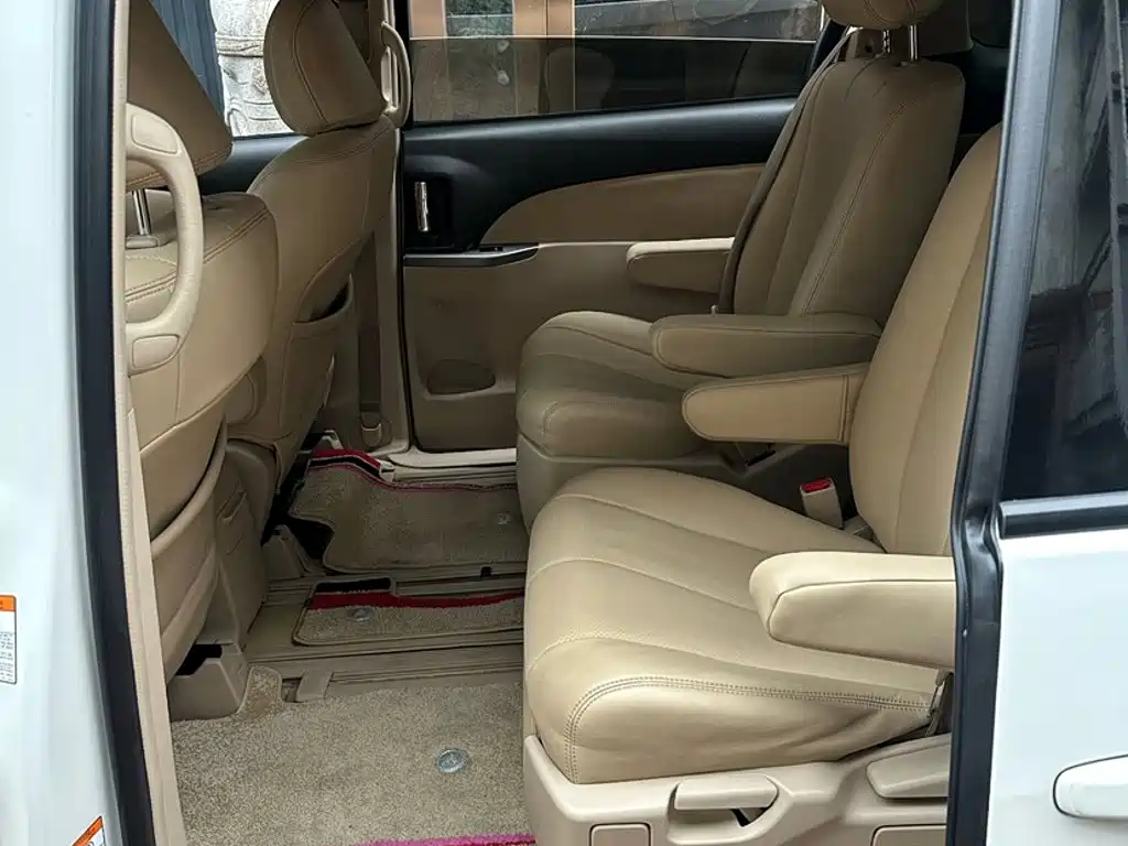Toyota Previa — миниатюра 16