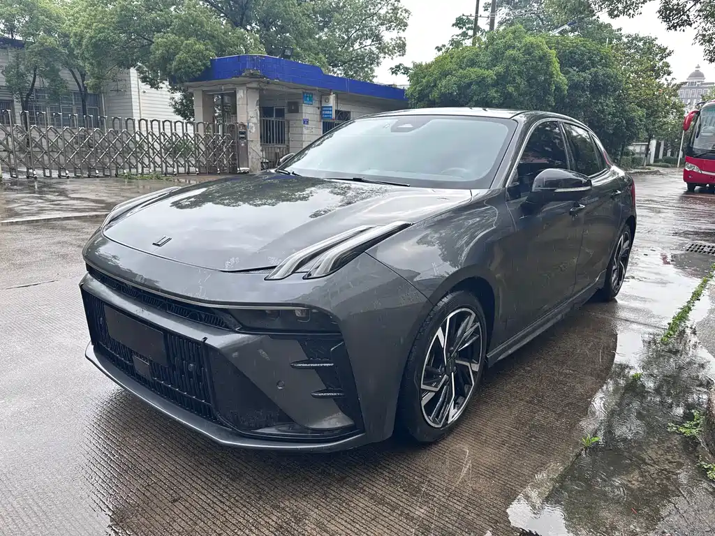 Купить Lynk & Co 03