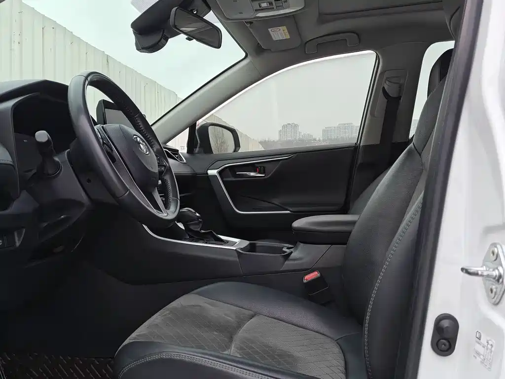 TOYOTA RAV4 RONGFANG