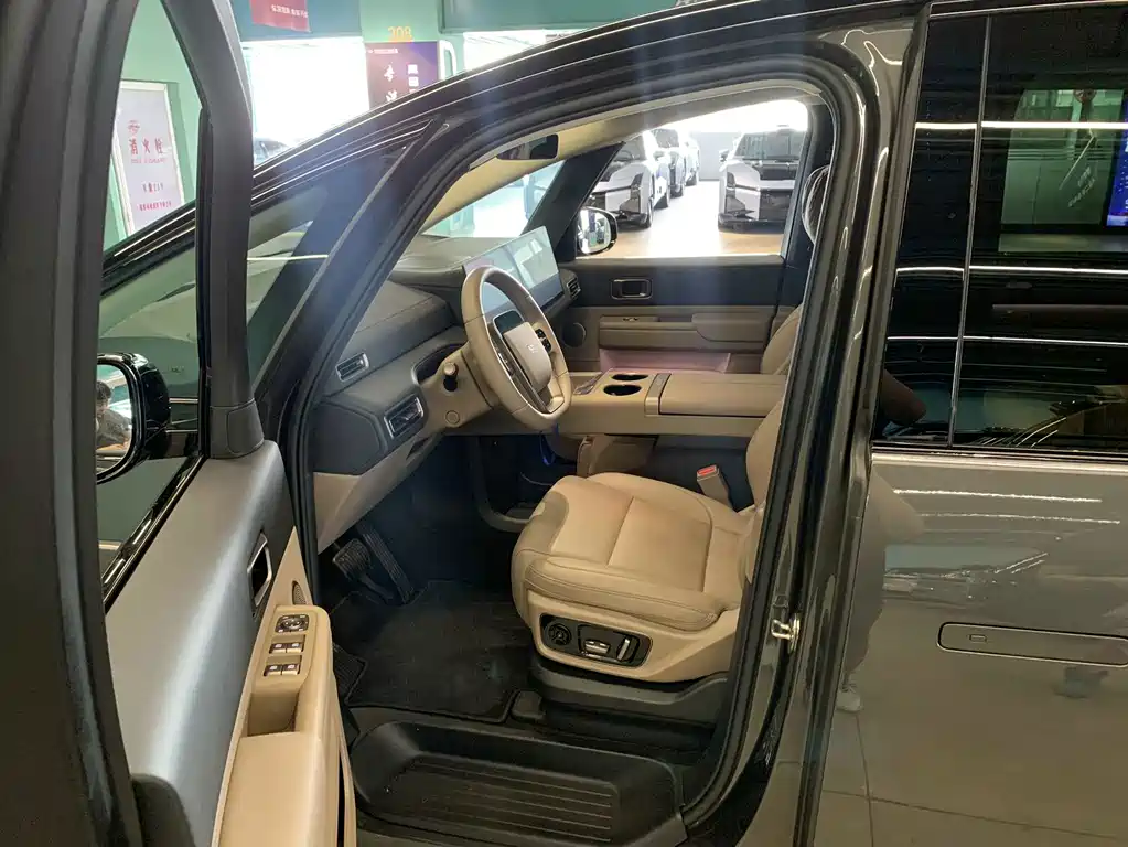 Li Auto Li MEGA — миниатюра 6