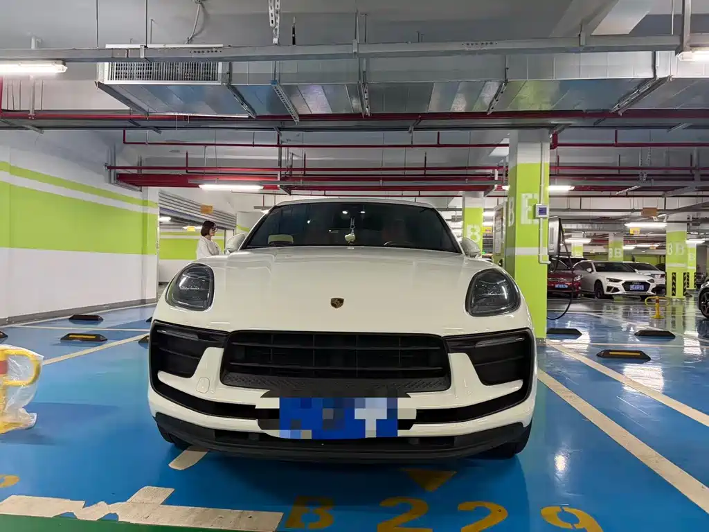 Porsche Macan — миниатюра 2