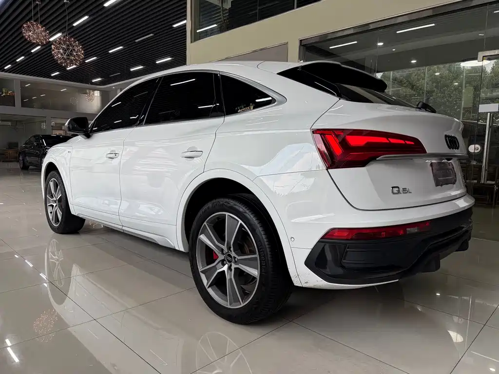 Audi Q5L Sportback — миниатюра 4