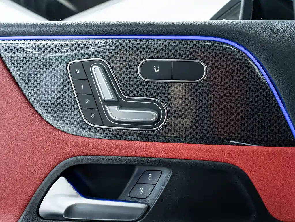 MERCEDES-BENZ GLB AMG