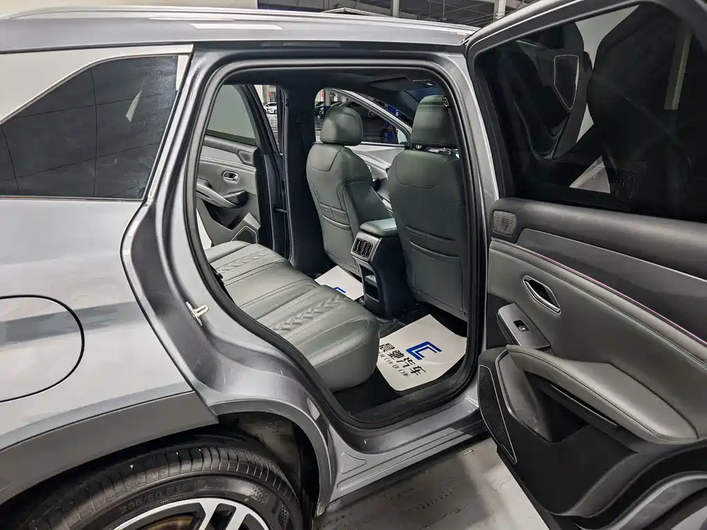 BYD L DM-i — миниатюра 11