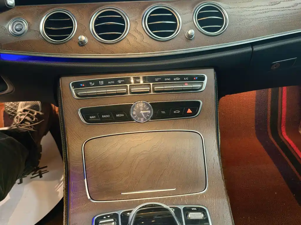Mercedes-Benz E-Class E 2018 E 300 L Fashion