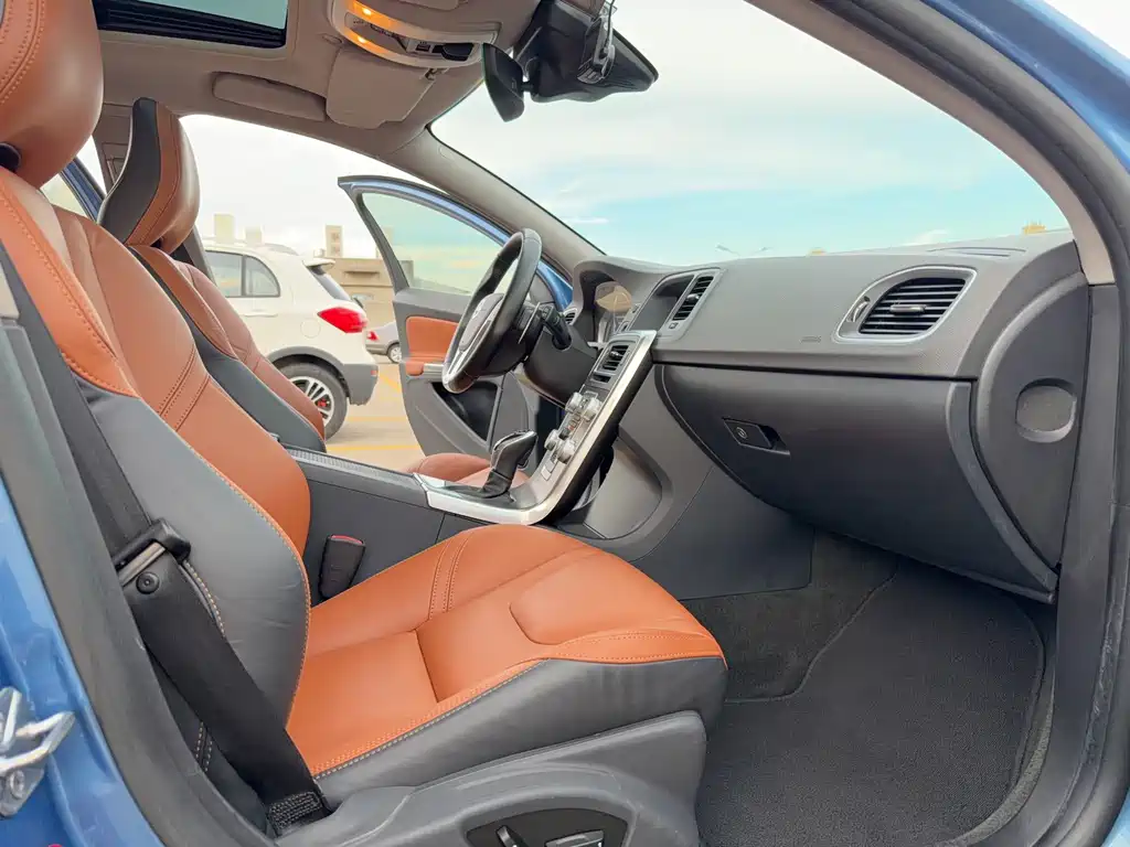 Volvo V60 — миниатюра 12