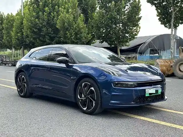 2023 Zeekr 001