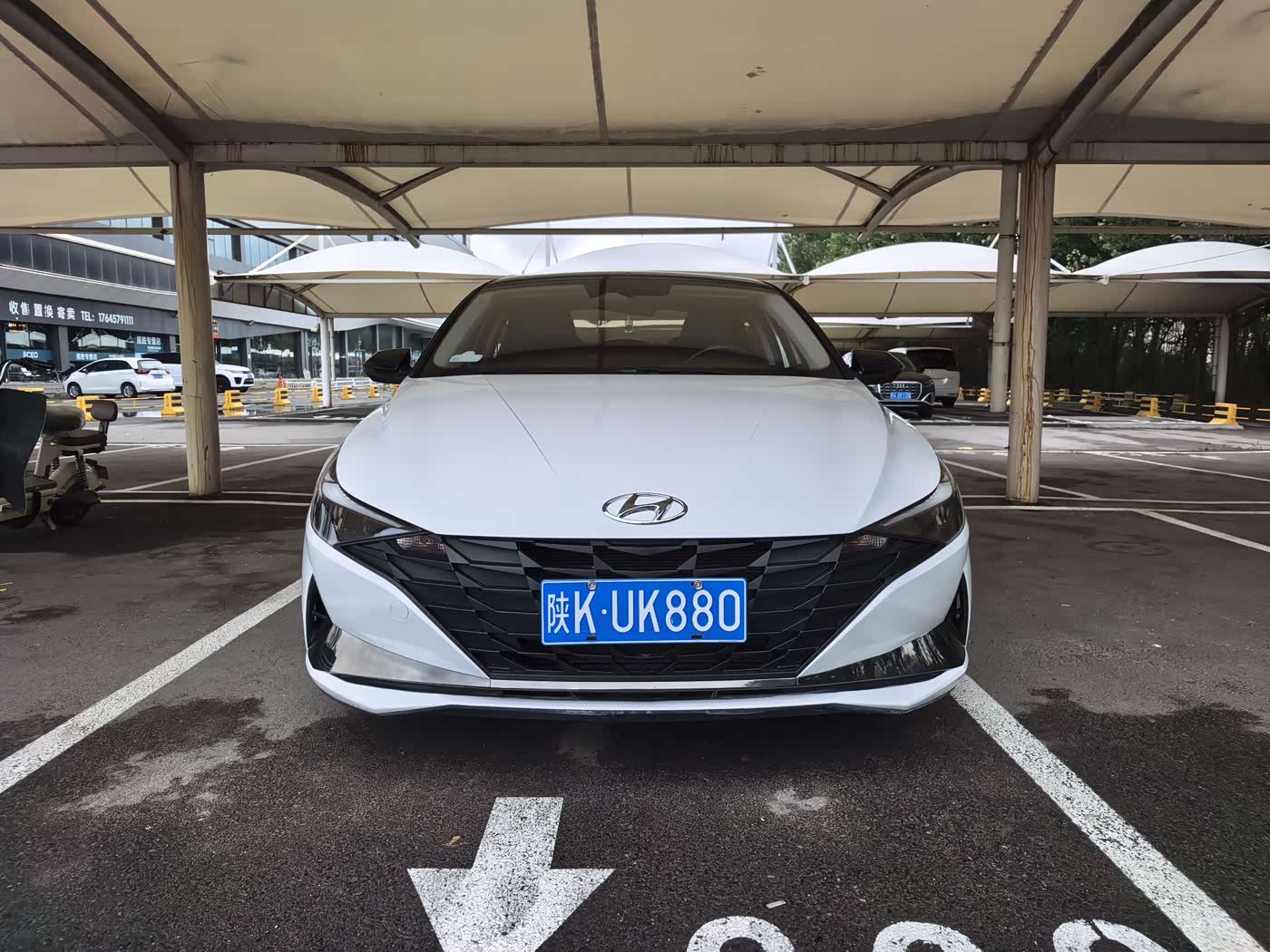 Hyundai Elantra 1.5 л 2023 г. Белый, пробег 22000 км