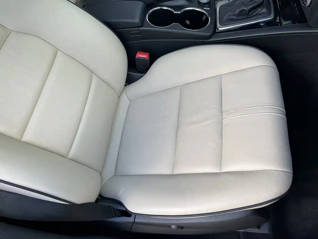 Mercedes-Benz GLK-Class (Import) — миниатюра 13