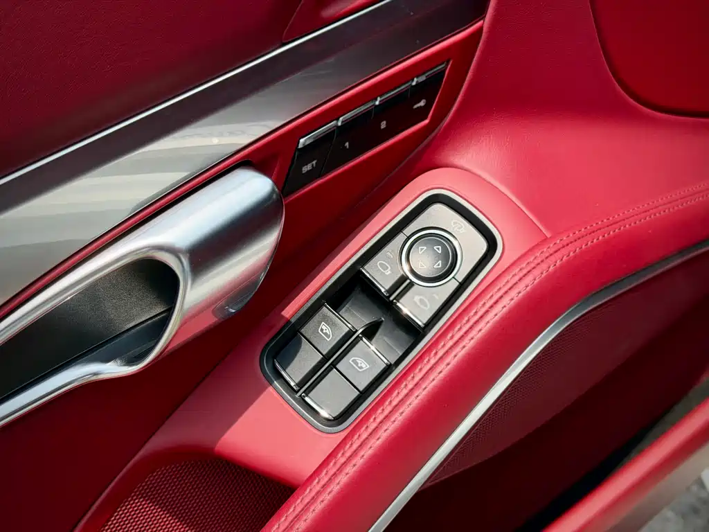 Porsche 718 2018 Cayman 2.0T