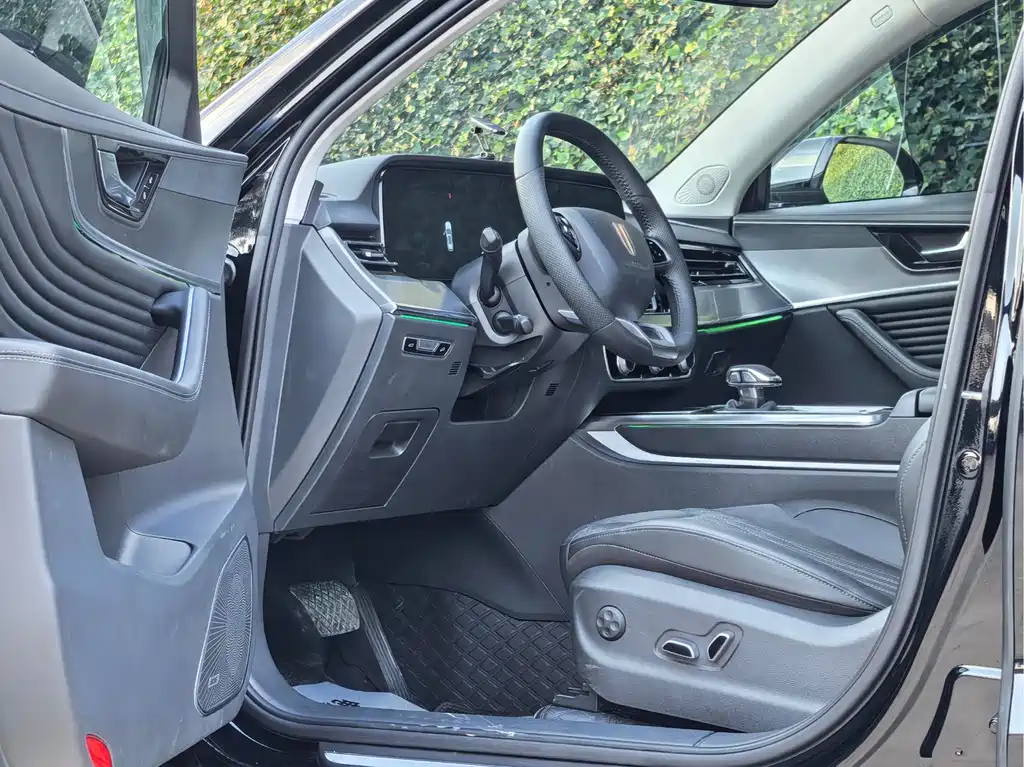 Hongqi HS5 2023 2.0T Pro