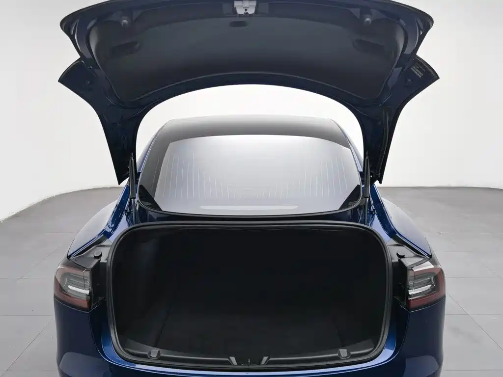 Tesla Model 3 — миниатюра 16