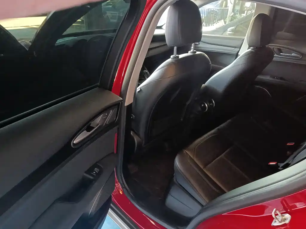 Alfa Romeo Stelvio — миниатюра 8