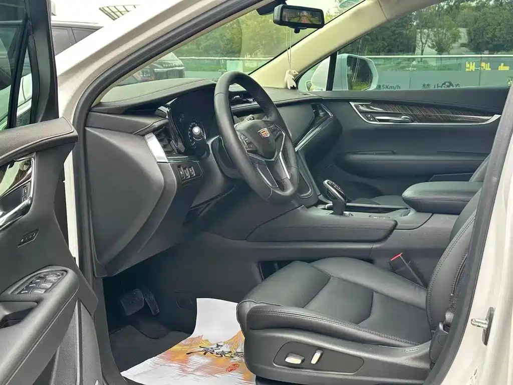 Cadillac XT5 — миниатюра 4
