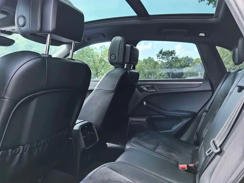 Porsche Macan — миниатюра 8