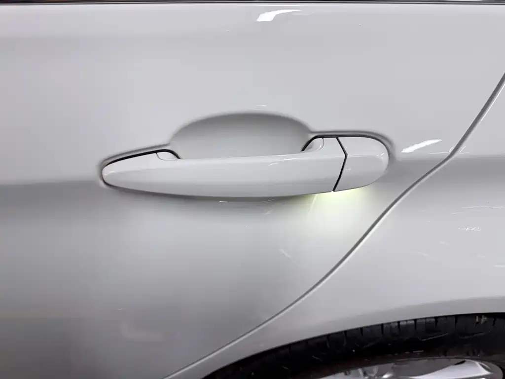 BMW 3 Series — миниатюра 10