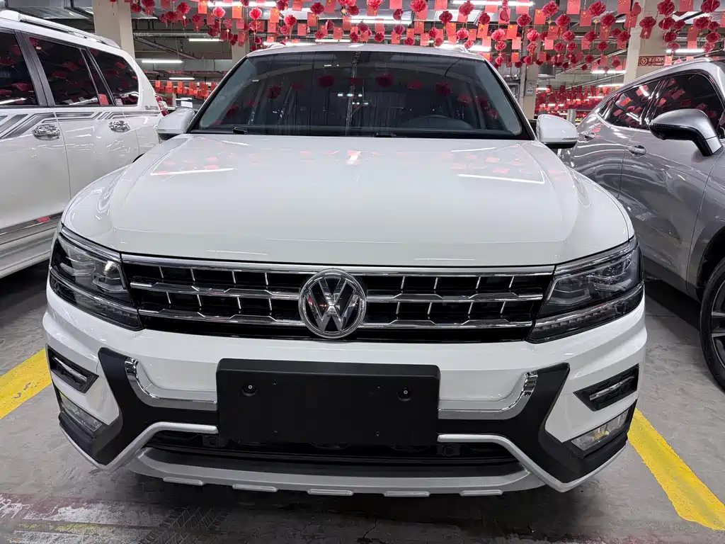 Volkswagen Tiguan L — миниатюра 2