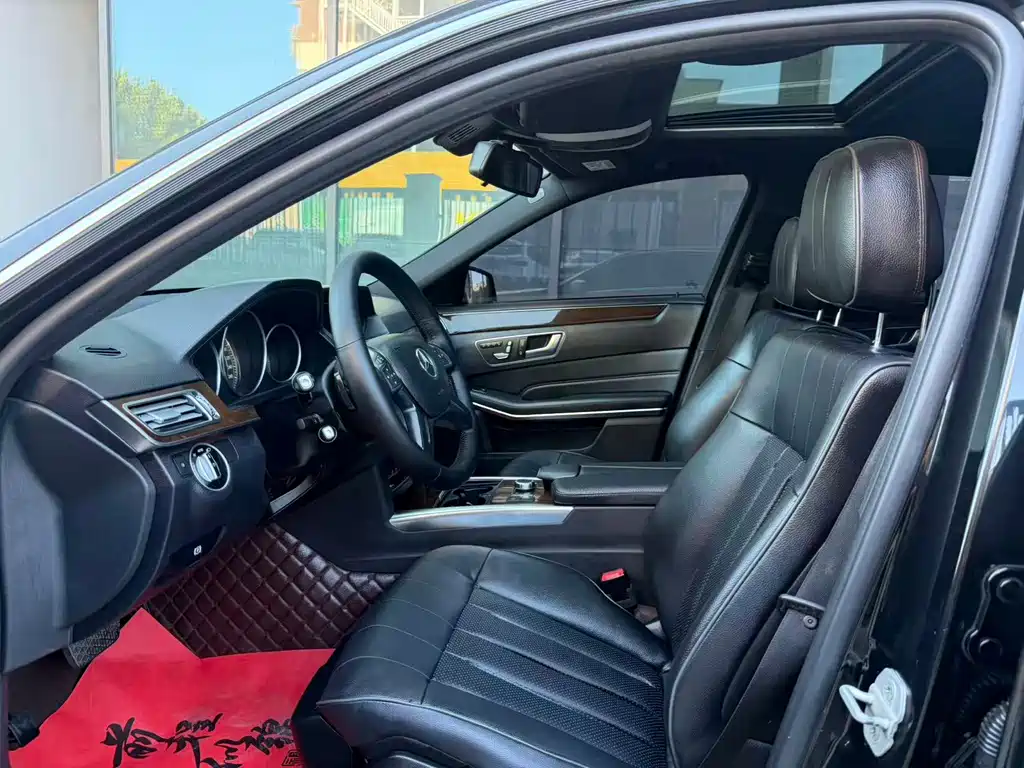 Mercedes-Benz E-Class — миниатюра 5