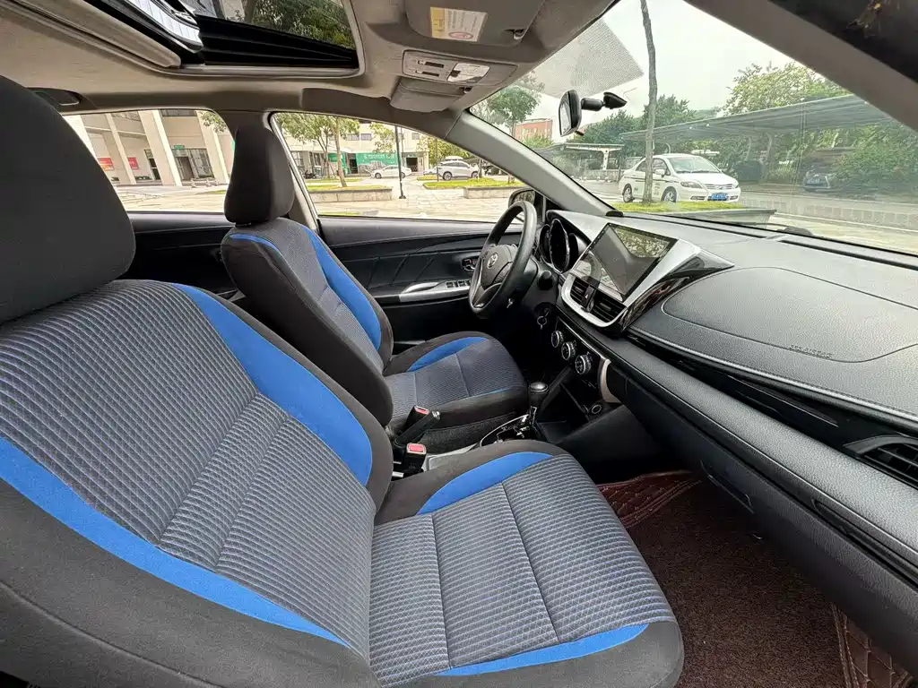 Toyota Yaris L — миниатюра 9