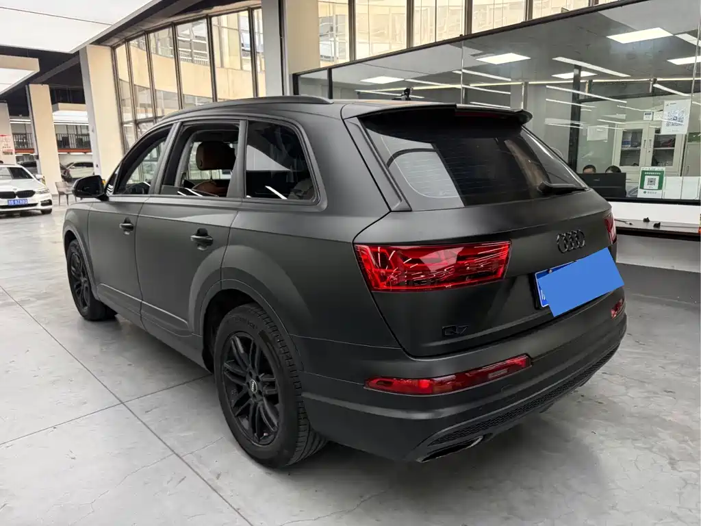 Audi Q7 — миниатюра 12