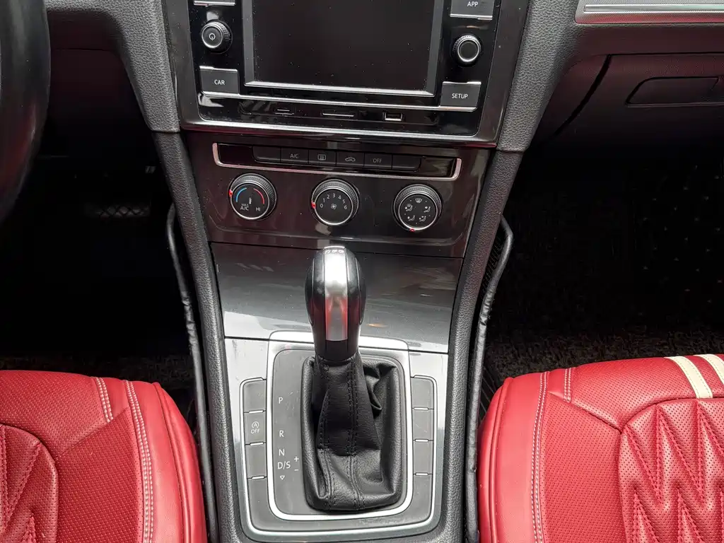 Volkswagen Golf — миниатюра 14