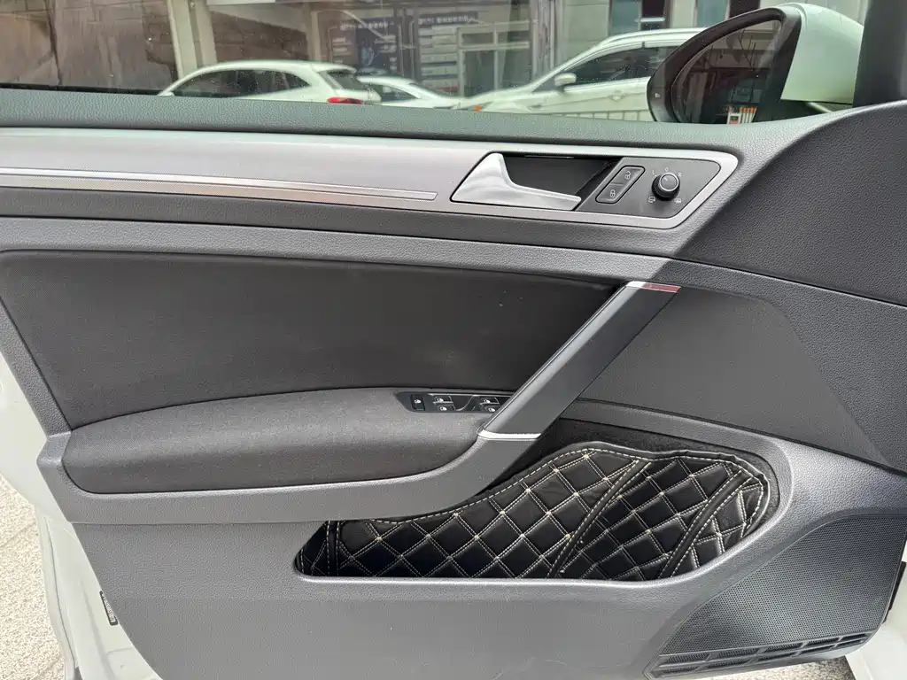 Volkswagen Golf — миниатюра 17