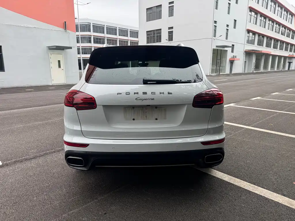 Porsche Cayenne — миниатюра 4