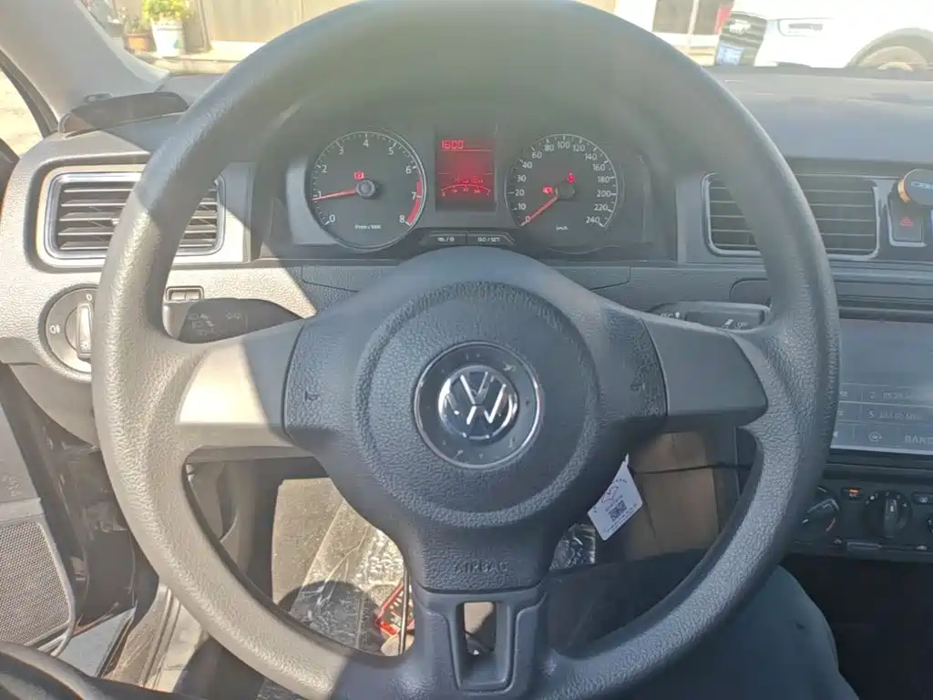 Volkswagen Santana — миниатюра 11