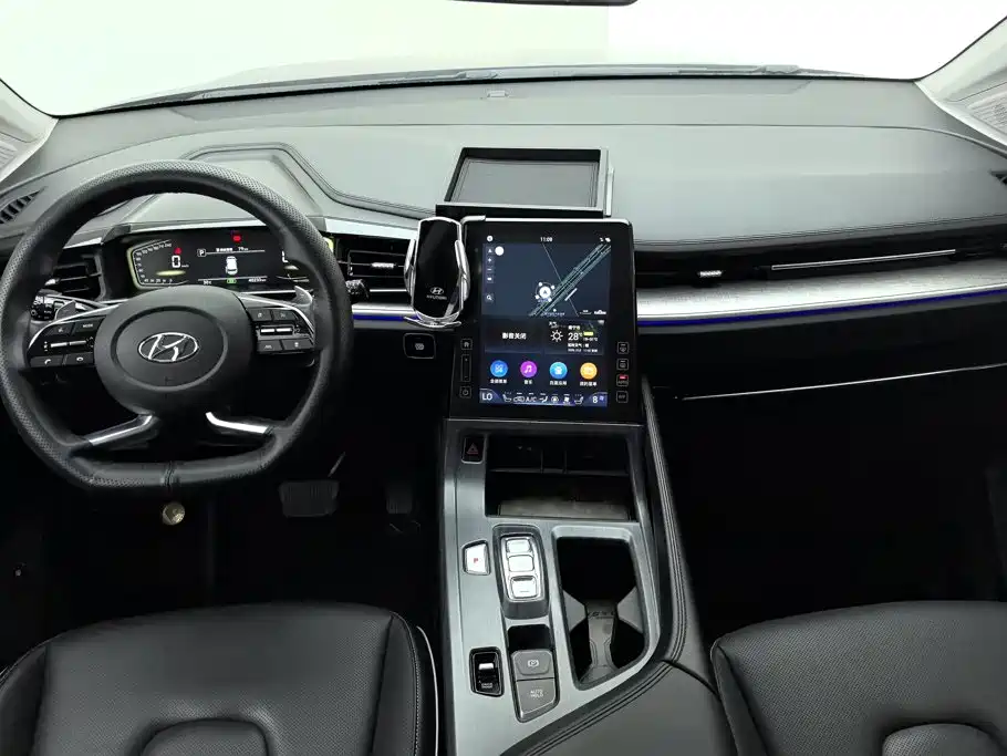 Hyundai Custo — миниатюра 12