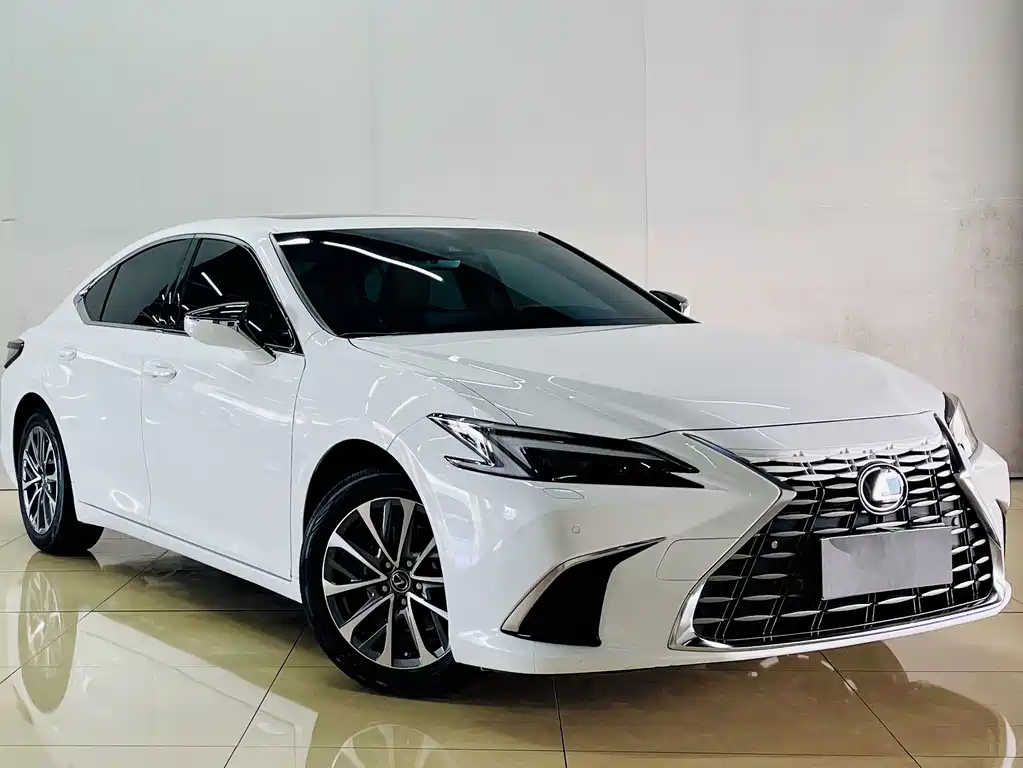 Lexus ES — миниатюра 2