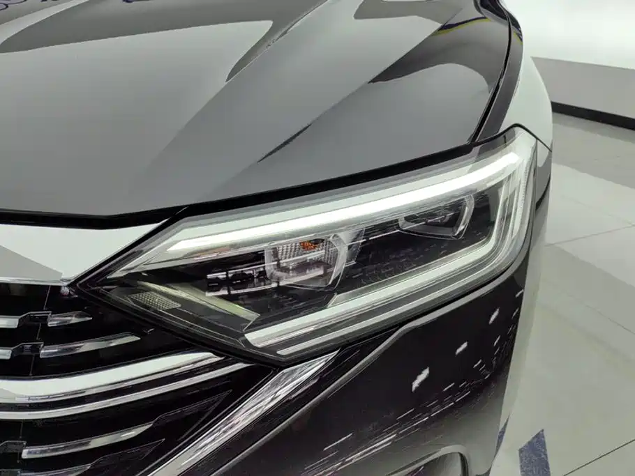 Volkswagen Sagitar — миниатюра 5