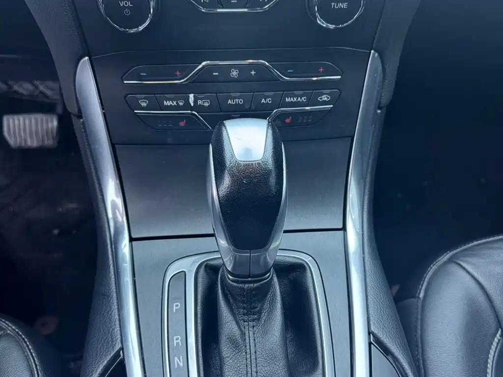 Ford Edge — миниатюра 9
