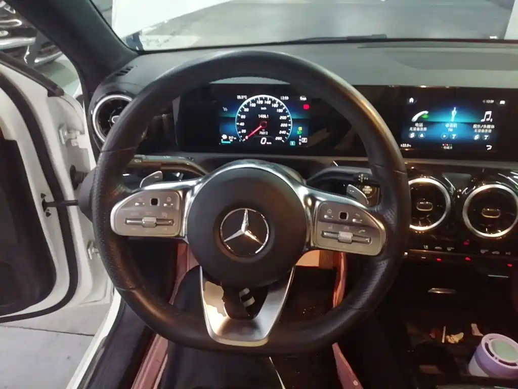 Mercedes-Benz A-Class — миниатюра 11
