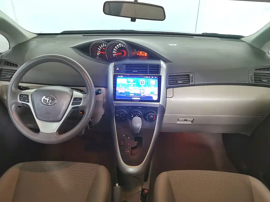 Toyota Verso — миниатюра 13