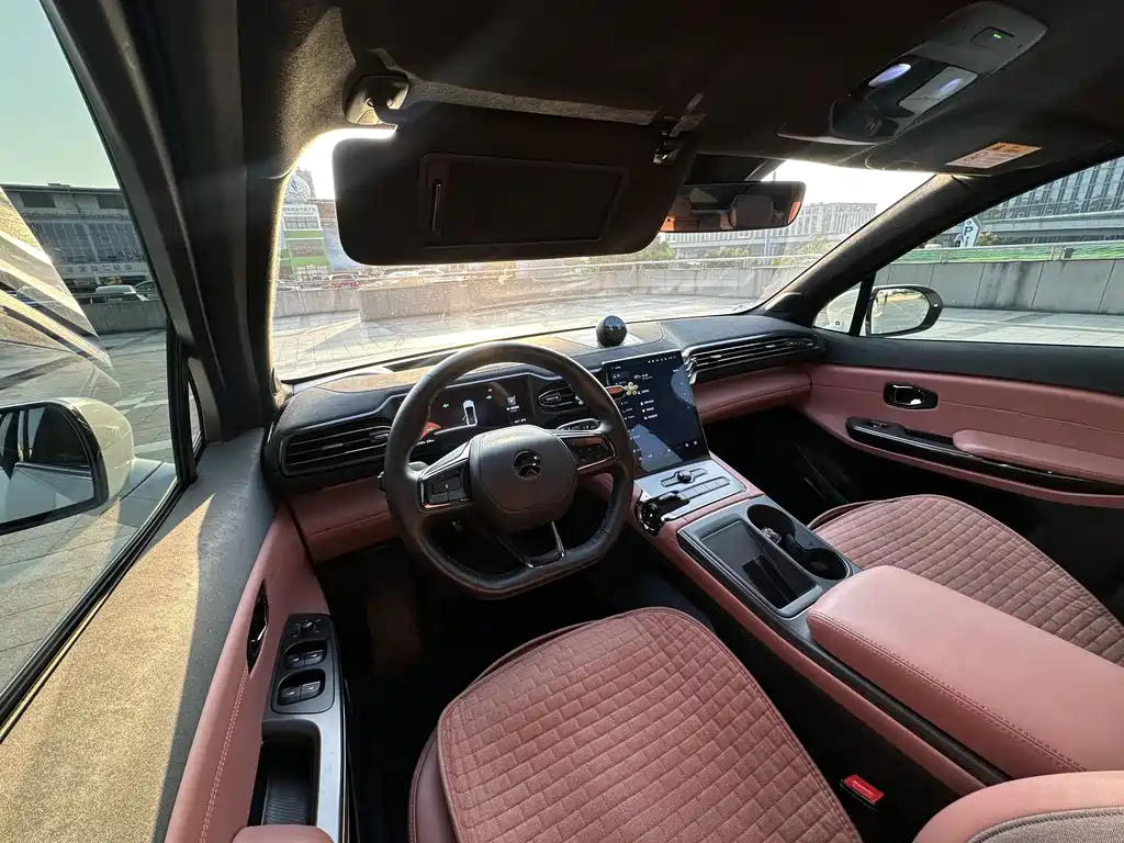 NIO EC6 — миниатюра 14