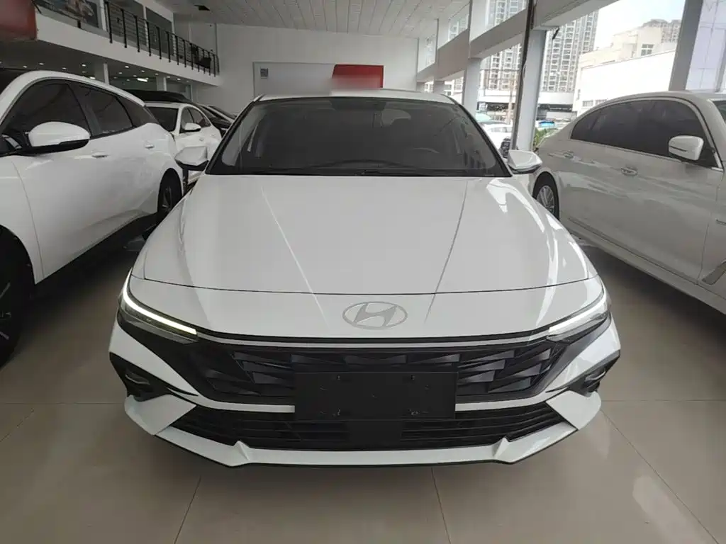 Hyundai Elantra — миниатюра 3