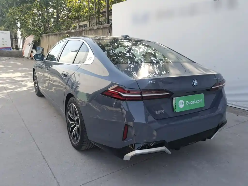 BMW i5 — миниатюра 5