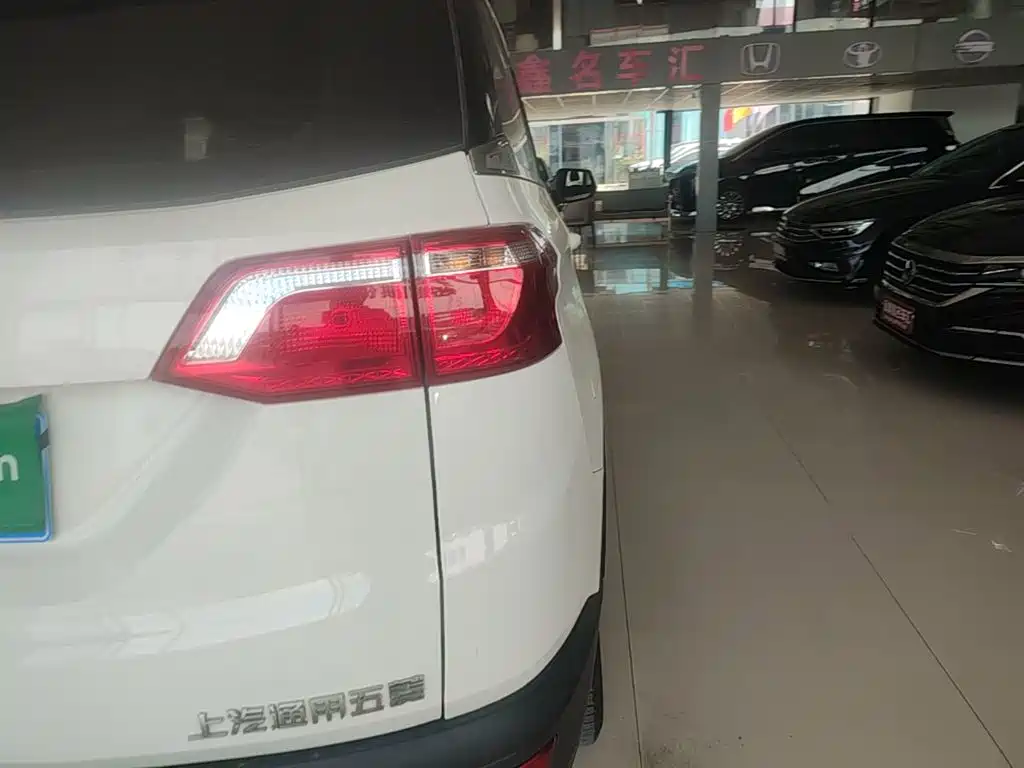 Wuling Hongguang S3 — миниатюра 8