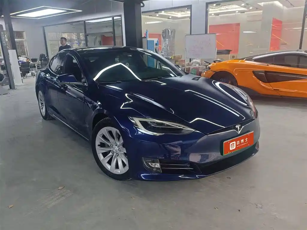 Tesla Model S 2018