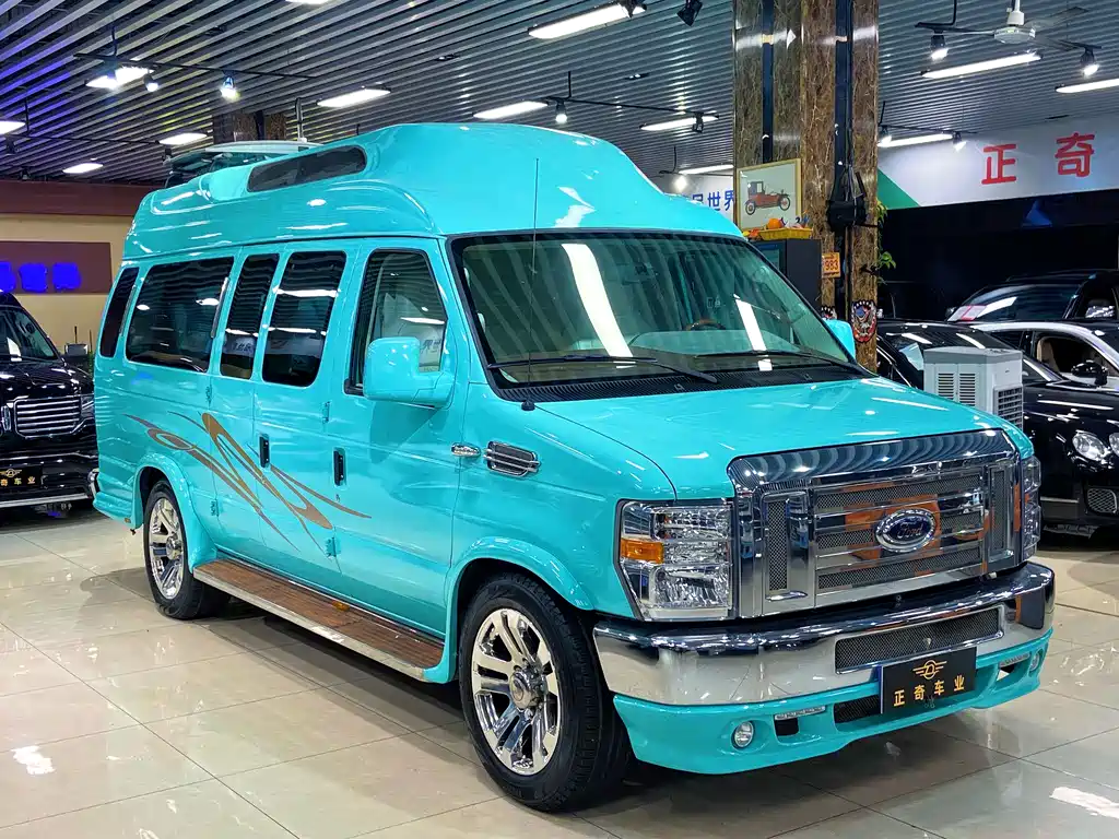Ford E350 2011 5.4L White Gold Edition