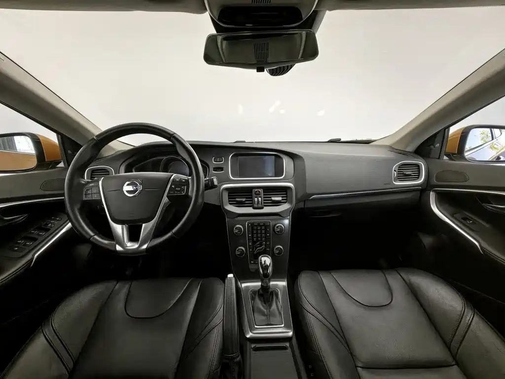 Volvo V40 — миниатюра 5